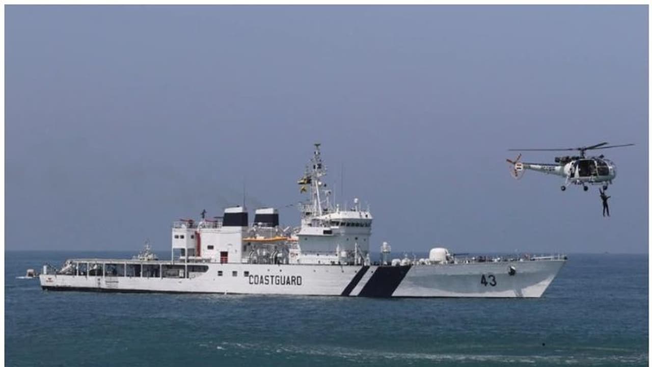 കടൽക്കൊള്ളക്കാർ തട്ടിക്കൊണ്ടുപോയ ഹോങ്കോങ് കപ്പലിലെ 18 ഇന്ത്യക്കാരെ മോചിപ്പിച്ചു കടൽക്കൊള്ളക്കാർ തട്ടിക്കൊണ്ടുപോയ ഹോങ്കോങ് കപ്പലിലെ 18 ഇന്ത്യക്കാരെ മോചിപ്പിച്ചു