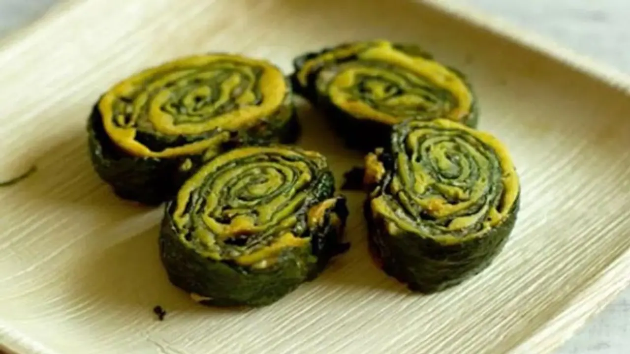 अरबी के पत्तों के पकौड़े, सर्दियों की है ये स्पेशल डिश अरबी के पत्तों के पकौड़े, सर्दियों की है ये स्पेशल डिश