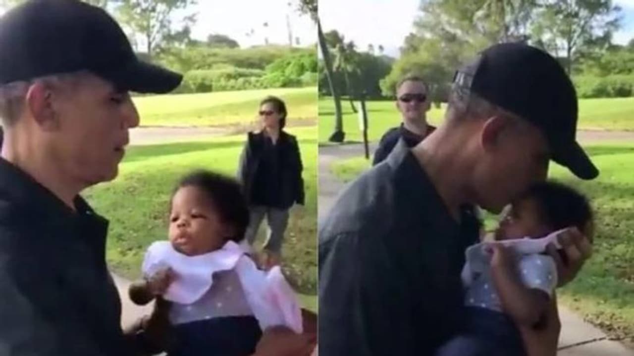 മൂന്ന് മാസം പ്രായമുള്ള കുഞ്ഞിനെ കൊഞ്ചിച്ച് ഒബാമ; 'അദ്ദേഹത്തെ മിസ് ചെയ്യുന്നുവെന്ന് ട്വിറ്റർ ഉപയോക്താക്കൾ', വൈറൽ മൂന്ന് മാസം പ്രായമുള്ള കുഞ്ഞിനെ കൊഞ്ചിച്ച് ഒബാമ; 'അദ്ദേഹത്തെ മിസ് ചെയ്യുന്നുവെന്ന് ട്വിറ്റർ ഉപയോക്താക്കൾ', വൈറൽ