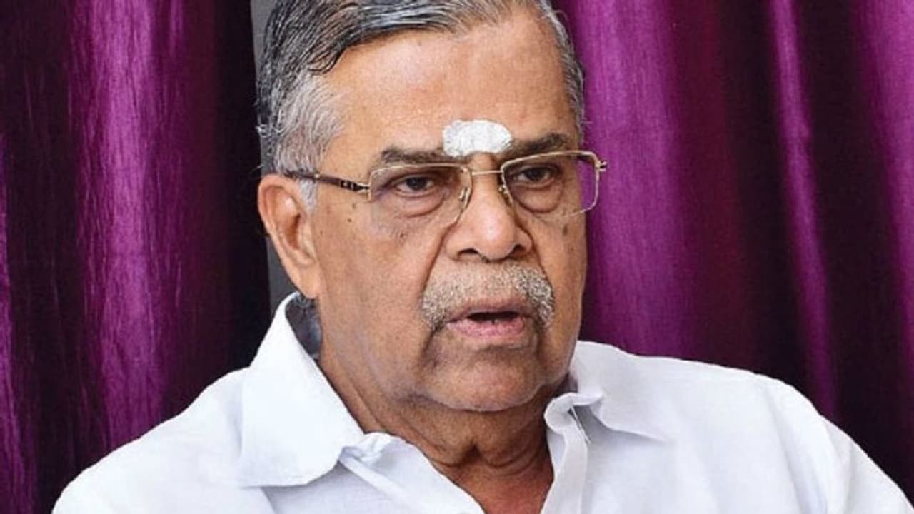 কানেই শুনতে পেলেন না রাজ্যপাল? হাওড়া পুর নির্বাচন নিয়ে সাংবাদিকদের প্রশ্নে মিলল না লা গণেশানের জবাব কানেই শুনতে পেলেন না রাজ্যপাল? হাওড়া পুর নির্বাচন নিয়ে সাংবাদিকদের প্রশ্নে মিলল না লা গণেশানের জবাব