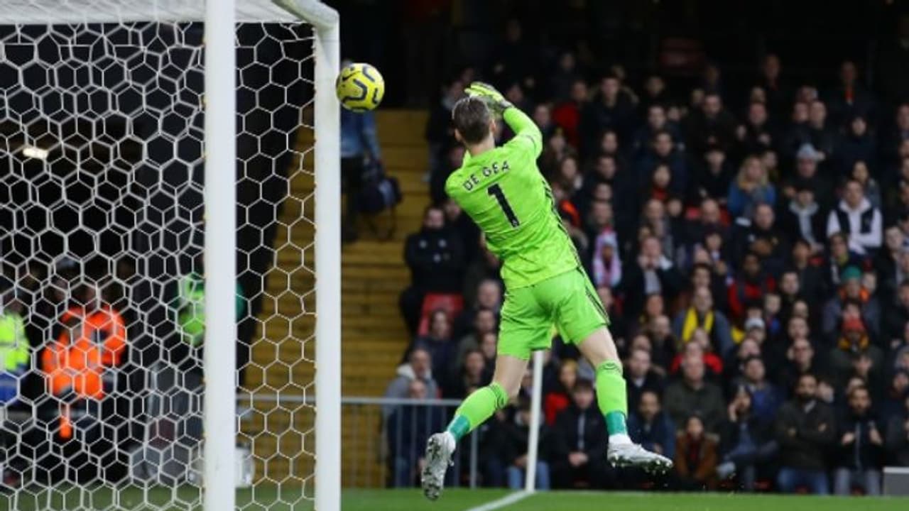 ഡി ഗിയയുടെ ആന മണ്ടത്തരം; വഴങ്ങിയത് സ്കൂള് കൂട്ടികളെ പോലും നാണിപ്പിക്കുന്ന ഗോള് വീഡിയോ കാണാം ഡി ഗിയയുടെ ആന മണ്ടത്തരം; വഴങ്ങിയത് സ്കൂള് കൂട്ടികളെ പോലും നാണിപ്പിക്കുന്ന ഗോള് വീഡിയോ കാണാം