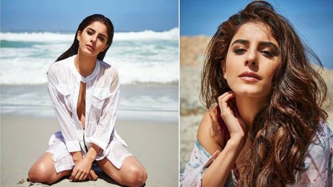 ബിക്കിനി അണിഞ്ഞ് അതിസുന്ദരിയായി ഇഷ തൽവാർ; ബീച്ച് ഫോട്ടോഷൂട്ട് വൈറൽ ബിക്കിനി അണിഞ്ഞ് അതിസുന്ദരിയായി ഇഷ തൽവാർ; ബീച്ച് ഫോട്ടോഷൂട്ട് വൈറൽ