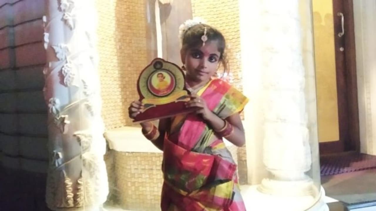 ക്രിസ്മസ് ആഘോഷത്തില് മനംനിറച്ച് ധാരികയുടെ നൃത്തം ക്രിസ്മസ് ആഘോഷത്തില് മനംനിറച്ച് ധാരികയുടെ നൃത്തം