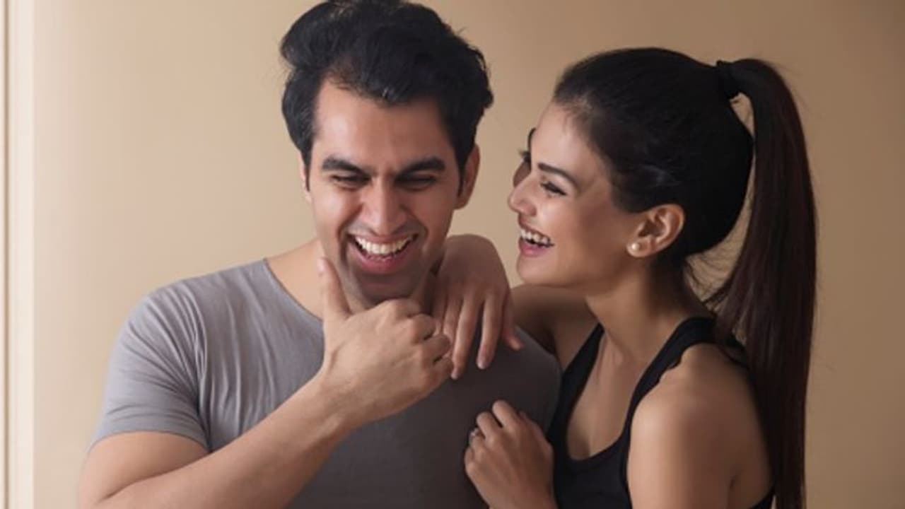 নতুন বছরে শুরুতে স্ত্রীকে খুশি করতে চান, মেনে চলুন এই সহজ উপায়গুলি