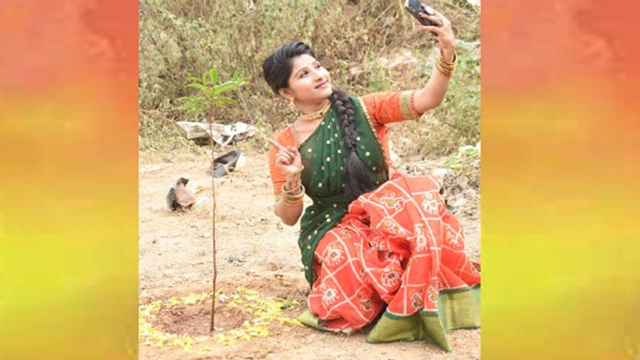 జార్జిరెడ్డికి ఛాలెంజ్ విసిరిన సింగర్ మంగ్లీ జార్జిరెడ్డికి ఛాలెంజ్ విసిరిన సింగర్ మంగ్లీ