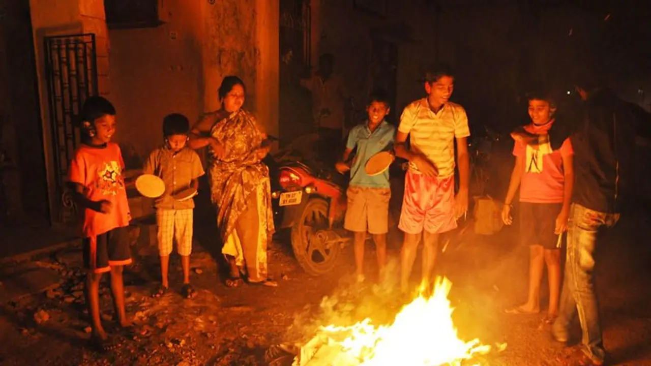 பொங்கல் திருவிழாவின் முதல் நாள் 'போகி' கொண்டாடப்படுவது ஏன் தெரியுமா? பொங்கல் திருவிழாவின் முதல் நாள் 'போகி' கொண்டாடப்படுவது ஏன் தெரியுமா?