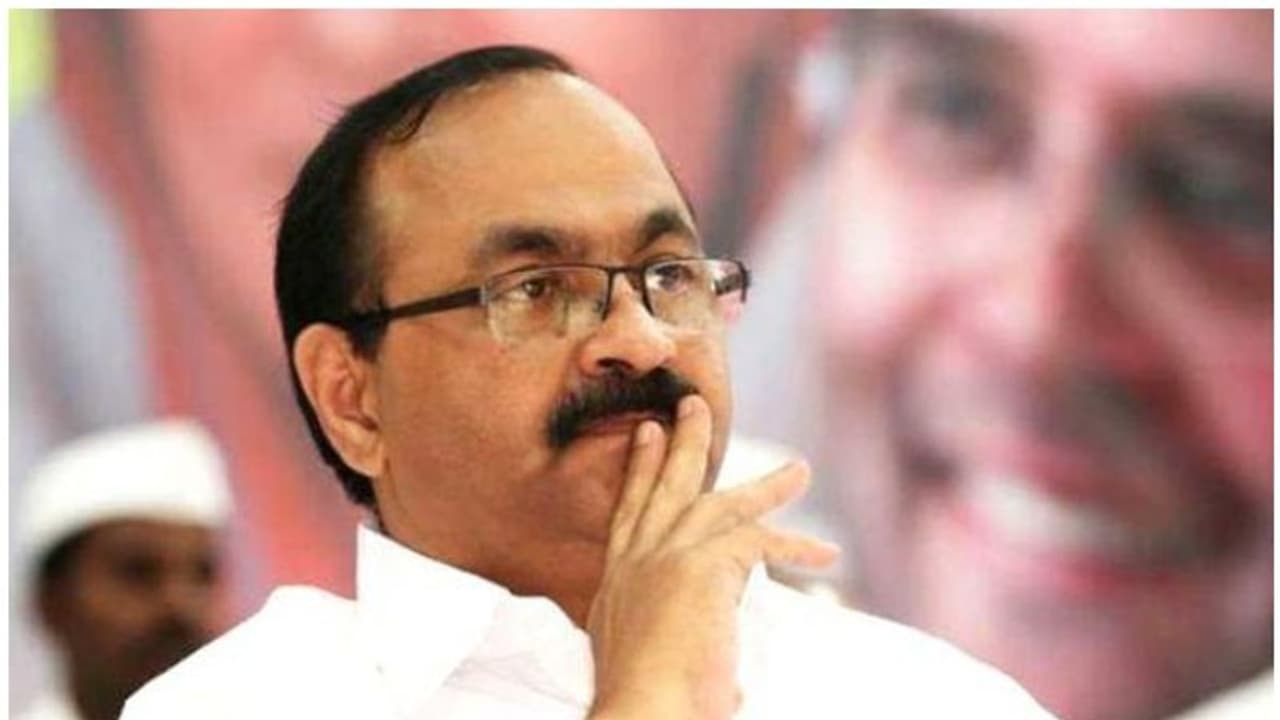 തന്റെ പേരിൽ പ്രചരിക്കുന്നത് വ്യാജ സ്ക്രീൻ ഷോട്ടെന്ന് വി ഡി സതീശൻ; റൂറൽ എസ്പിക്ക് പരാതി നൽകി തന്റെ പേരിൽ പ്രചരിക്കുന്നത് വ്യാജ സ്ക്രീൻ ഷോട്ടെന്ന് വി ഡി സതീശൻ; റൂറൽ എസ്പിക്ക് പരാതി നൽകി