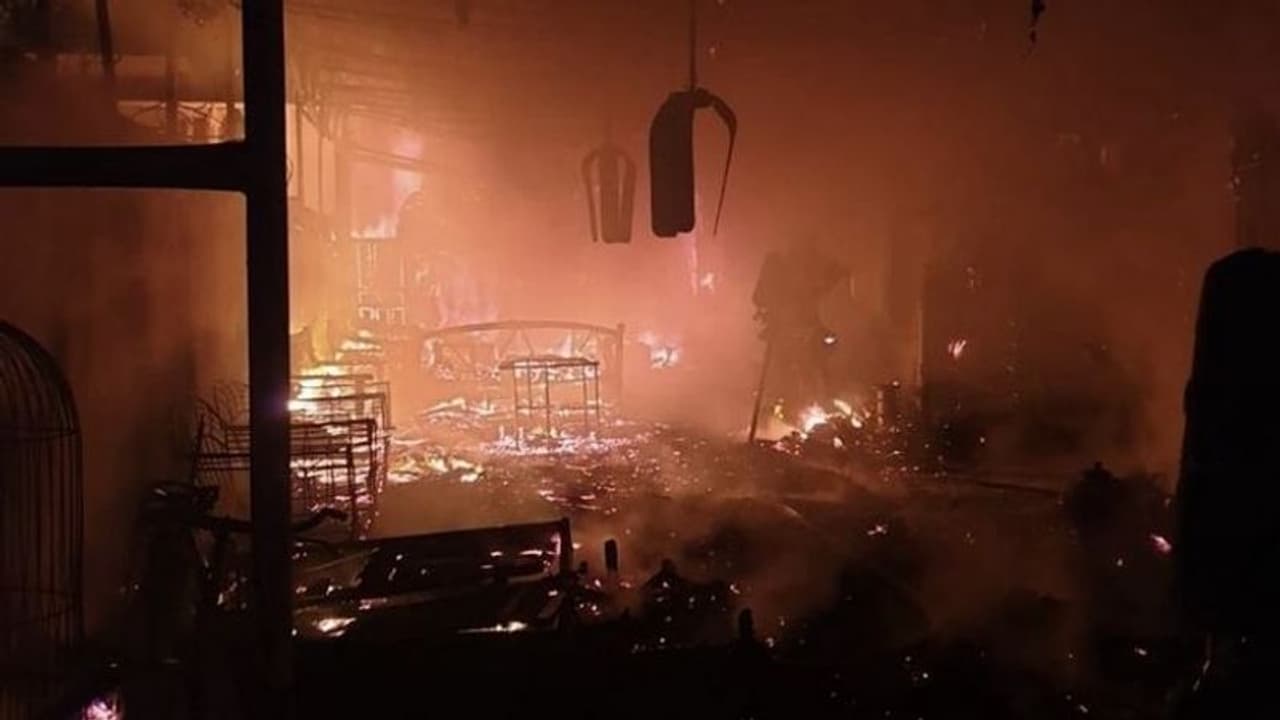 ದೆಹಲಿಯಲ್ಲಿ ಮತ್ತೆ ಅಗ್ನಿ ದುರಂತ: 9 ಮಂದಿ ಸಾವು ದೆಹಲಿಯಲ್ಲಿ ಮತ್ತೆ ಅಗ್ನಿ ದುರಂತ: 9 ಮಂದಿ ಸಾವು