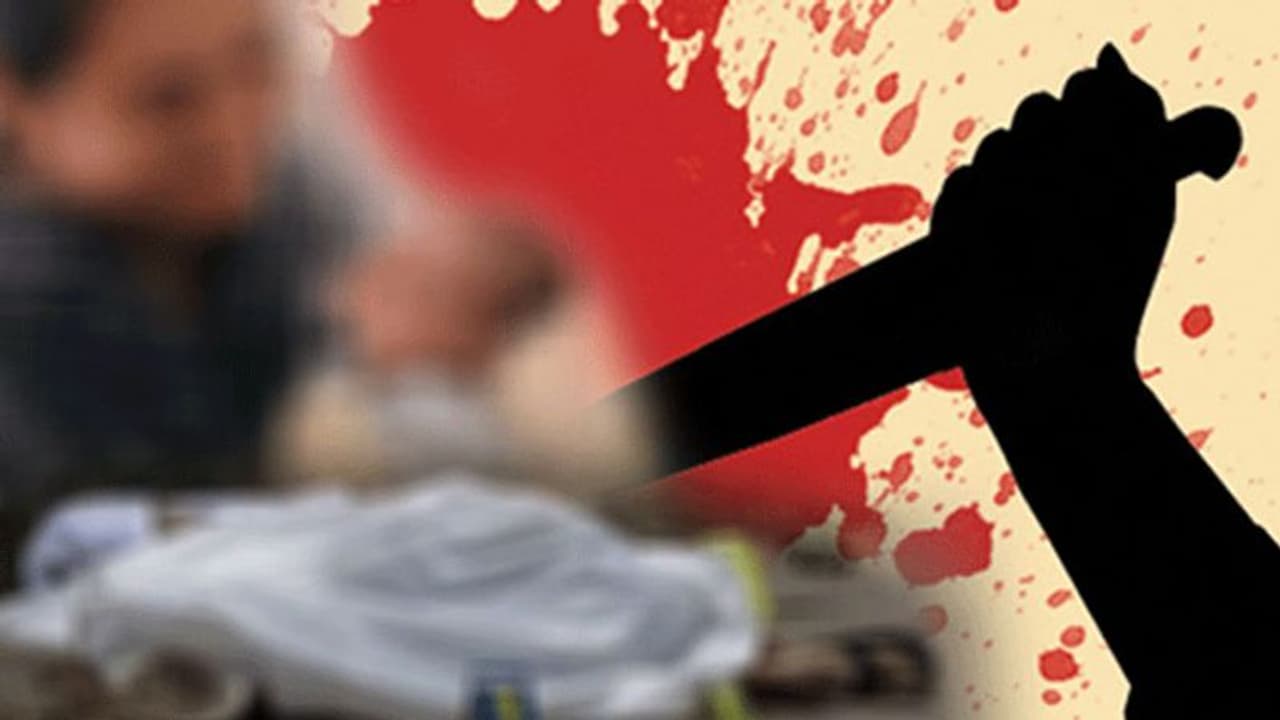 புத்தாண்டு கொண்டாட்டத்தில் வாலிபர் வெட்டிப்படுகொலை... நெல்லிக்குப்பத்தில் பதற்றம்..! புத்தாண்டு கொண்டாட்டத்தில் வாலிபர் வெட்டிப்படுகொலை... நெல்லிக்குப்பத்தில் பதற்றம்..!