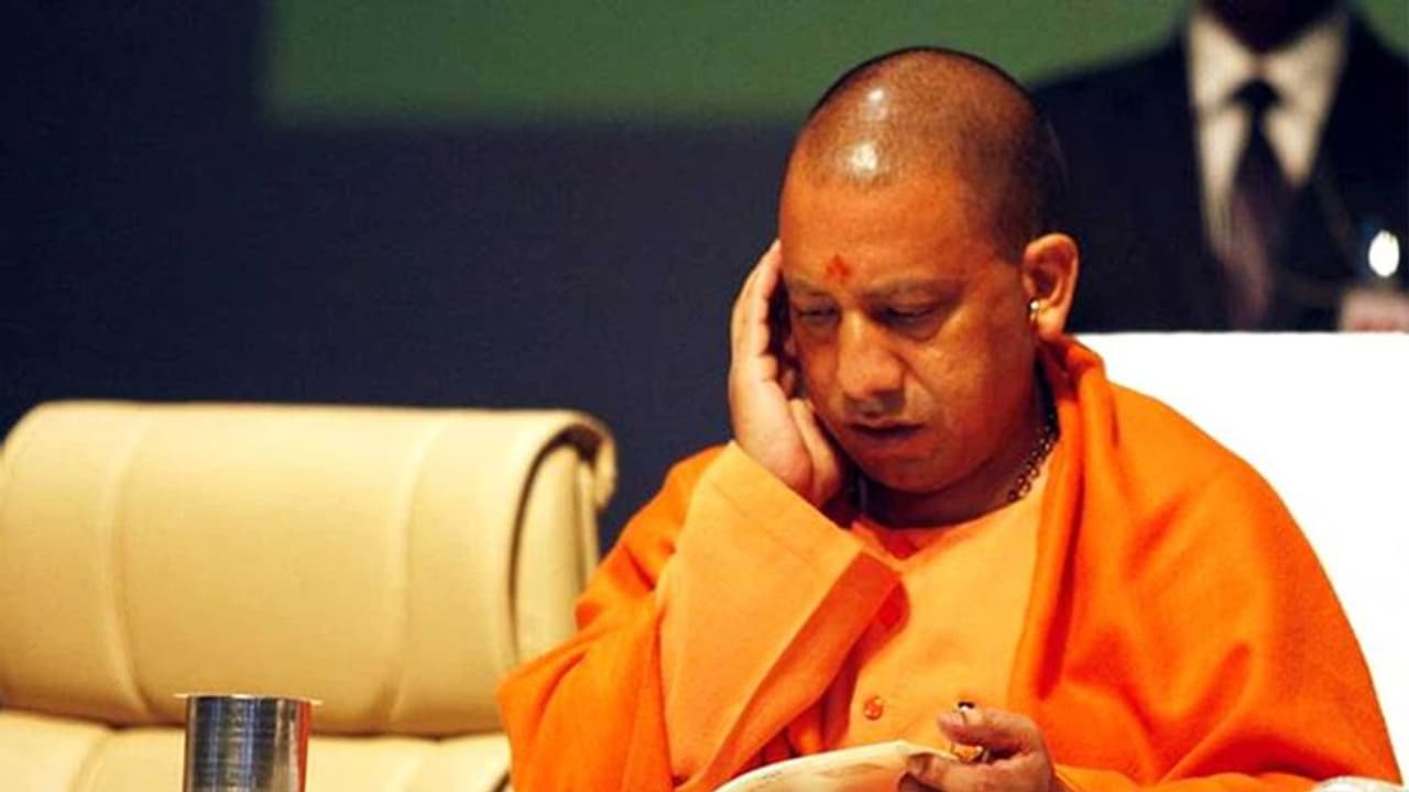 CAA को लेकर लखनऊ में बवाल करने वाले 82 लोगों को भेजा गया नोटिस, कोर्ट में बताएं कार्रवाई क्यों न हो? CAA को लेकर लखनऊ में बवाल करने वाले 82 लोगों को भेजा गया नोटिस, कोर्ट में बताएं कार्रवाई क्यों न हो?