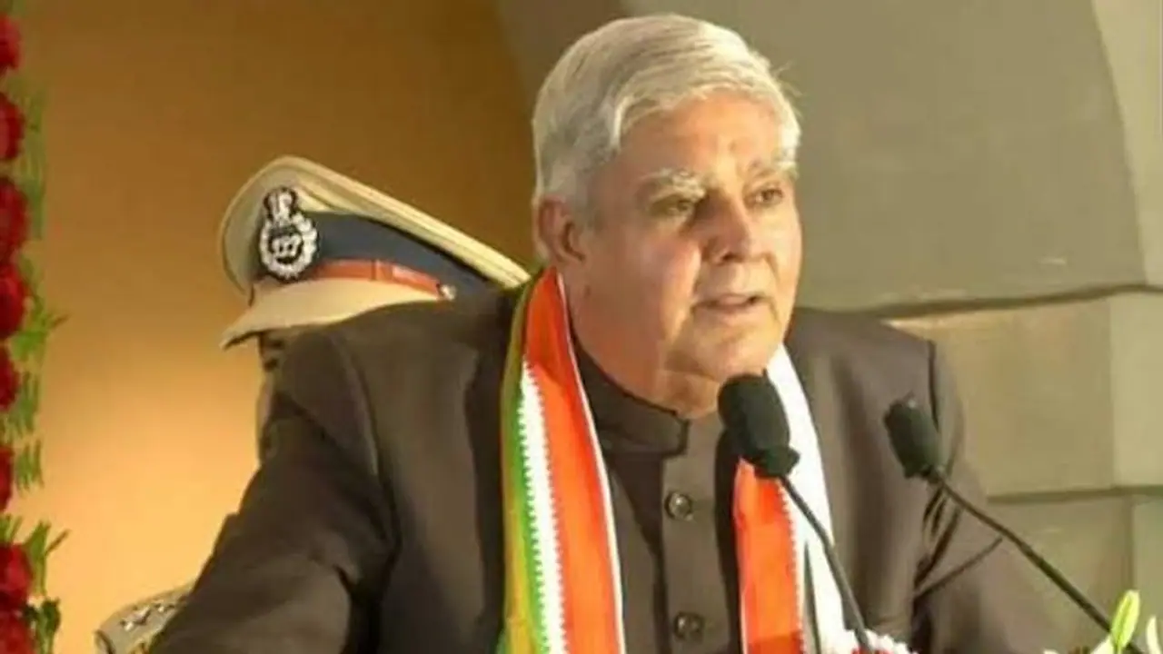 ममता राज में एक बार फिर राज्यपाल का अपमान, टीएमसी समर्थित छात्रों ने कुलाधिपति को नहीं घुसने दिया यूनिवर्सिटी में