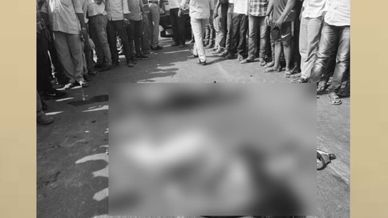 హైరదాబాద్ ముంబై హైవేపై రోడ్డు ప్రమాదం... అన్నాచెల్లెల్లు మృతి