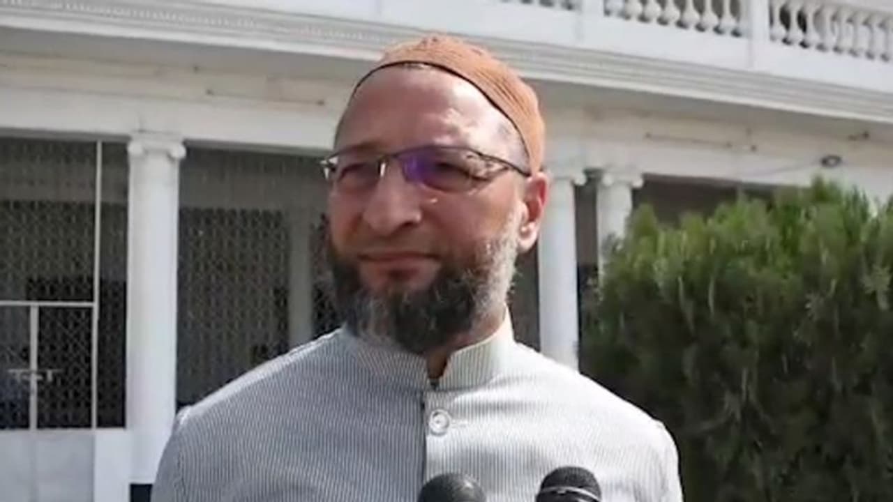 ఎన్డీయే నుంచి బయటకు రండి... నితీశ్ కుమార్ కి ఓవైసీ సూచన ఎన్డీయే నుంచి బయటకు రండి... నితీశ్ కుమార్ కి ఓవైసీ సూచన