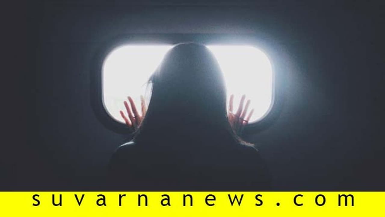 ಯಶಸ್ಸು ಸಿಕ್ಕಿತೆಂದು ಅಟ್ಟಹತ್ತಿ ಬೀಗುತ್ತ ಕುಳಿತರೆ ಕೆಳಗೆ ಬಿದ್ದೀರಿ, ಜೋಕೆ ! ಯಶಸ್ಸು ಸಿಕ್ಕಿತೆಂದು ಅಟ್ಟಹತ್ತಿ ಬೀಗುತ್ತ ಕುಳಿತರೆ ಕೆಳಗೆ ಬಿದ್ದೀರಿ, ಜೋಕೆ !