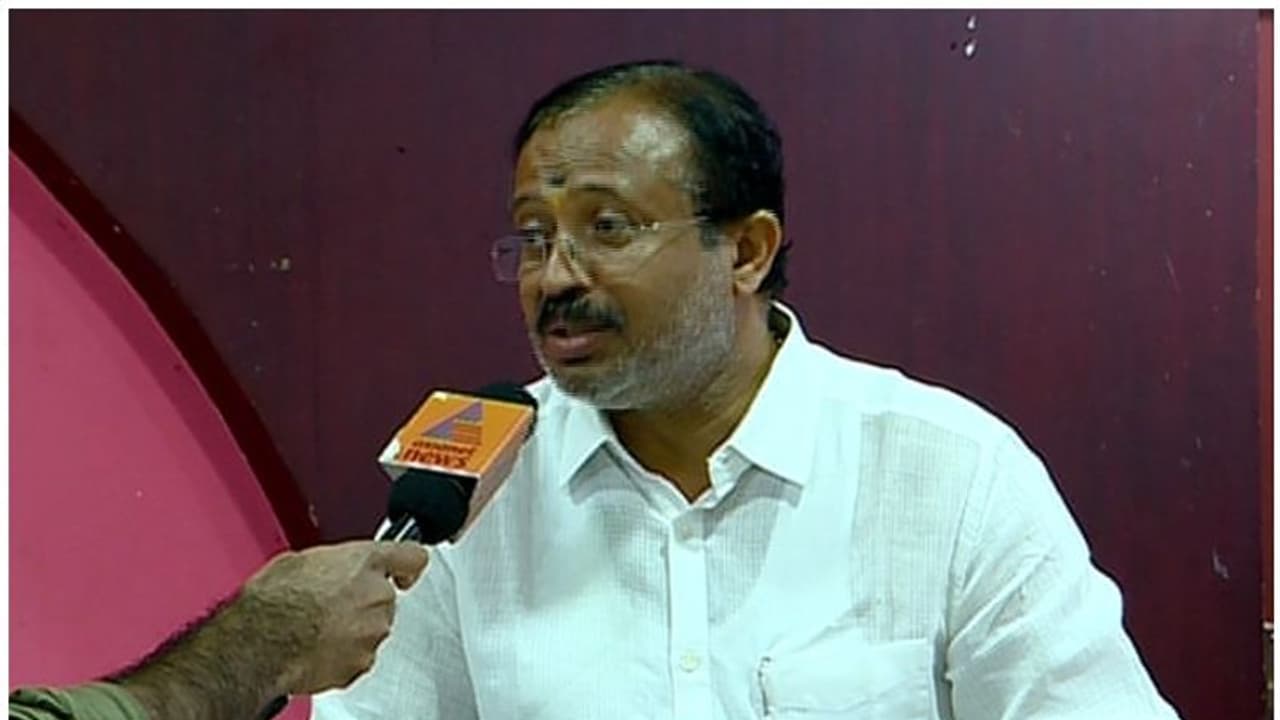 പൗരത്വ ഭേദഗതി കേരളത്തിന് നടപ്പാക്കാതിരിക്കാനാകില്ല; യുപിയിലെ പൊലീസ് വെടിവയ്പ്പ് ആത്മരക്ഷാര്ത്ഥമെന്നും മുരളീധരന് പൗരത്വ ഭേദഗതി കേരളത്തിന് നടപ്പാക്കാതിരിക്കാനാകില്ല; യുപിയിലെ പൊലീസ് വെടിവയ്പ്പ് ആത്മരക്ഷാര്ത്ഥമെന്നും മുരളീധരന്