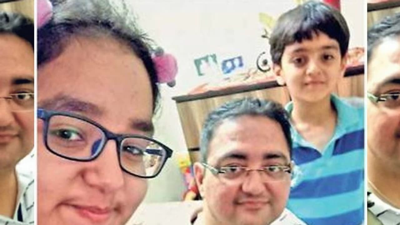 पिता को हॉस्पिटल में देखकर मायूस हुआ मजिस्ट्रेट बेटा, ऐसा घर से निकला कि फिर लौटा नहीं पिता को हॉस्पिटल में देखकर मायूस हुआ मजिस्ट्रेट बेटा, ऐसा घर से निकला कि फिर लौटा नहीं