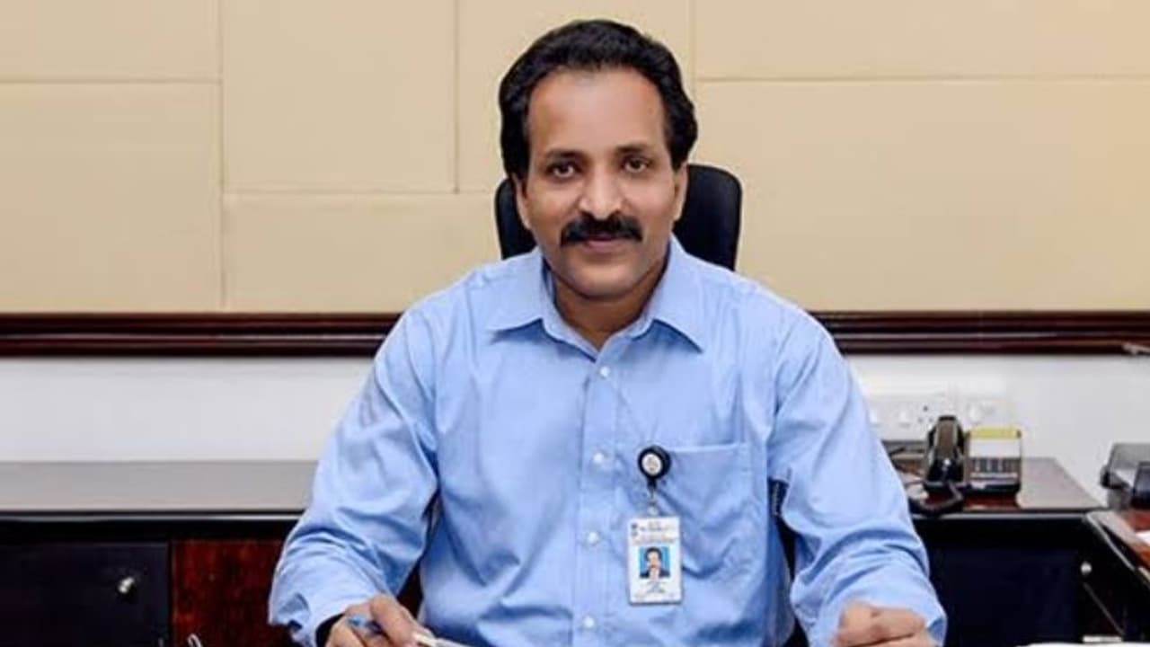 ഇസ്രൊ തലപ്പത്തേക്ക് വീണ്ടും മലയാളി എത്തുമോ? ഡോ എസ് സോമനാഥിന് നിർണ്ണായക സ്ഥാനക്കയറ്റം ഇസ്രൊ തലപ്പത്തേക്ക് വീണ്ടും മലയാളി എത്തുമോ? ഡോ എസ് സോമനാഥിന് നിർണ്ണായക സ്ഥാനക്കയറ്റം