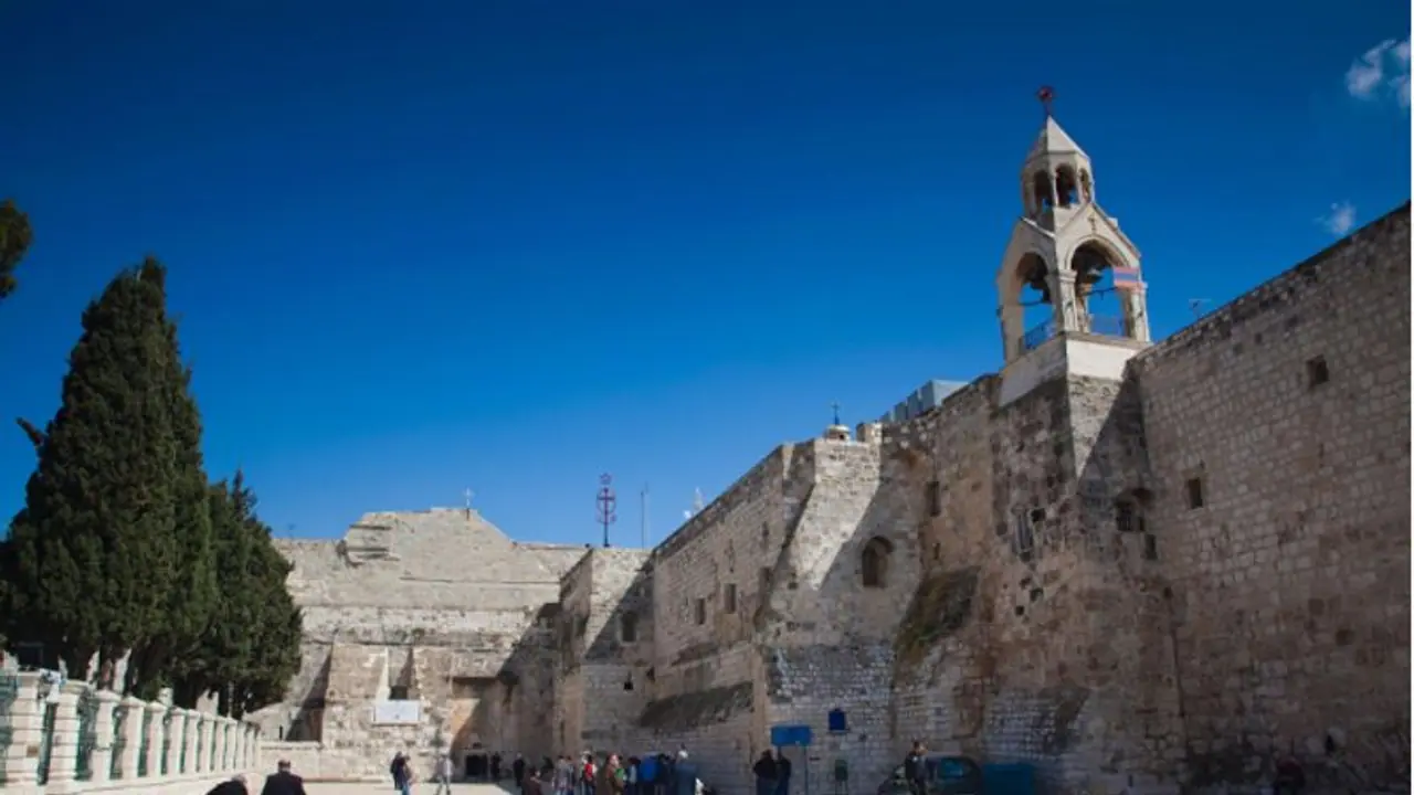 Christmas: క్రీస్తు పుట్టిన బెత్లేహంలో క్రిస్మస్ వేడుకల్లేవ్!.. ఎందుకంటే? Christmas: క్రీస్తు పుట్టిన బెత్లేహంలో క్రిస్మస్ వేడుకల్లేవ్!.. ఎందుకంటే?