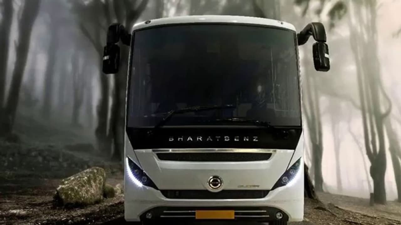 డ్రైవర్గా మారిన దొంగ: యజమానికి మస్కా.. కొత్త వోల్వో బస్సుతో జంప్ డ్రైవర్గా మారిన దొంగ: యజమానికి మస్కా.. కొత్త వోల్వో బస్సుతో జంప్