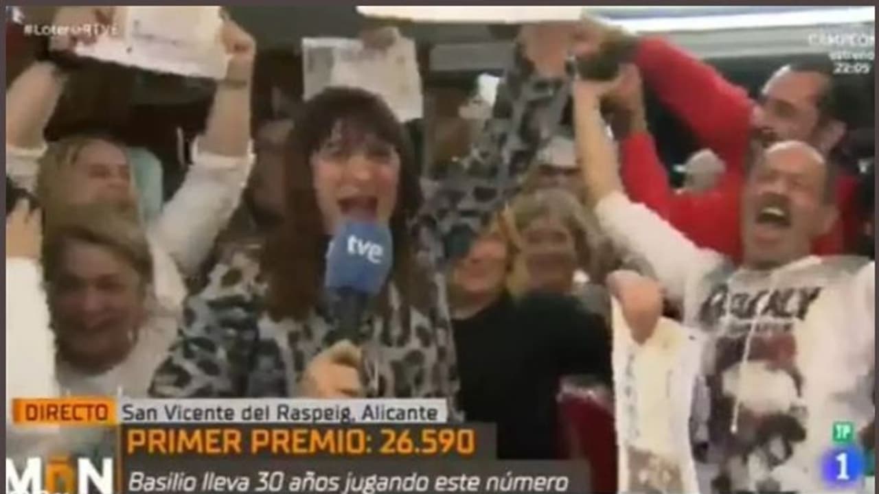 ലൈവ് റിപ്പോര്‍ട്ടിംഗിനിടെ ലോട്ടറി അടിച്ചു; ടിവി റിപ്പോര്‍ട്ടര്‍ രാജിവച്ചു; പക്ഷെ കിട്ടിയത് എട്ടിന്‍റെ പണി.!