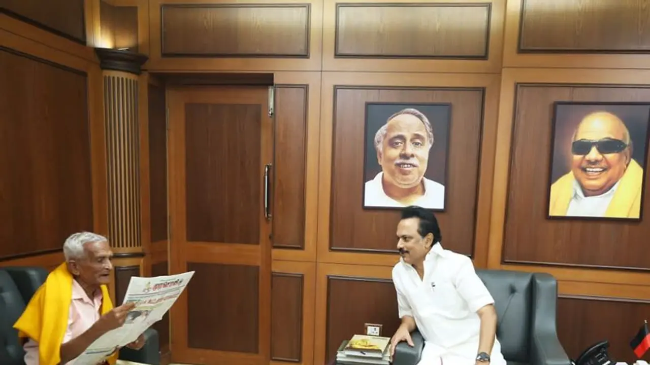 முதியவரிடம் சாதியை கேட்ட மு.க.ஸ்டாலின்..? வெறிகொண்டு எழும் சர்ச்சை..! முதியவரிடம் சாதியை கேட்ட மு.க.ஸ்டாலின்..? வெறிகொண்டு எழும் சர்ச்சை..!