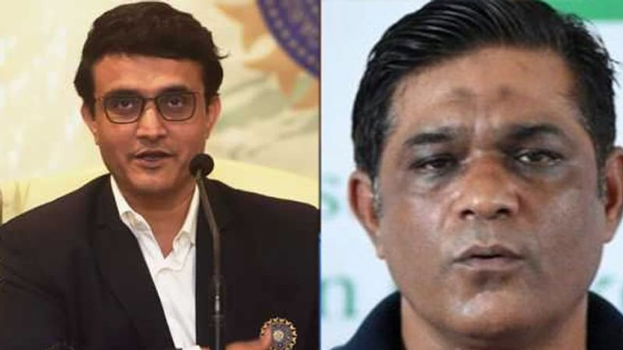 మీరే ఆడుకుంటే.. మేమంతా ఏమవ్వాలి: గంగూలీపై పాక్ మాజీ కెప్టెన్ ఫైర్ మీరే ఆడుకుంటే.. మేమంతా ఏమవ్వాలి: గంగూలీపై పాక్ మాజీ కెప్టెన్ ఫైర్