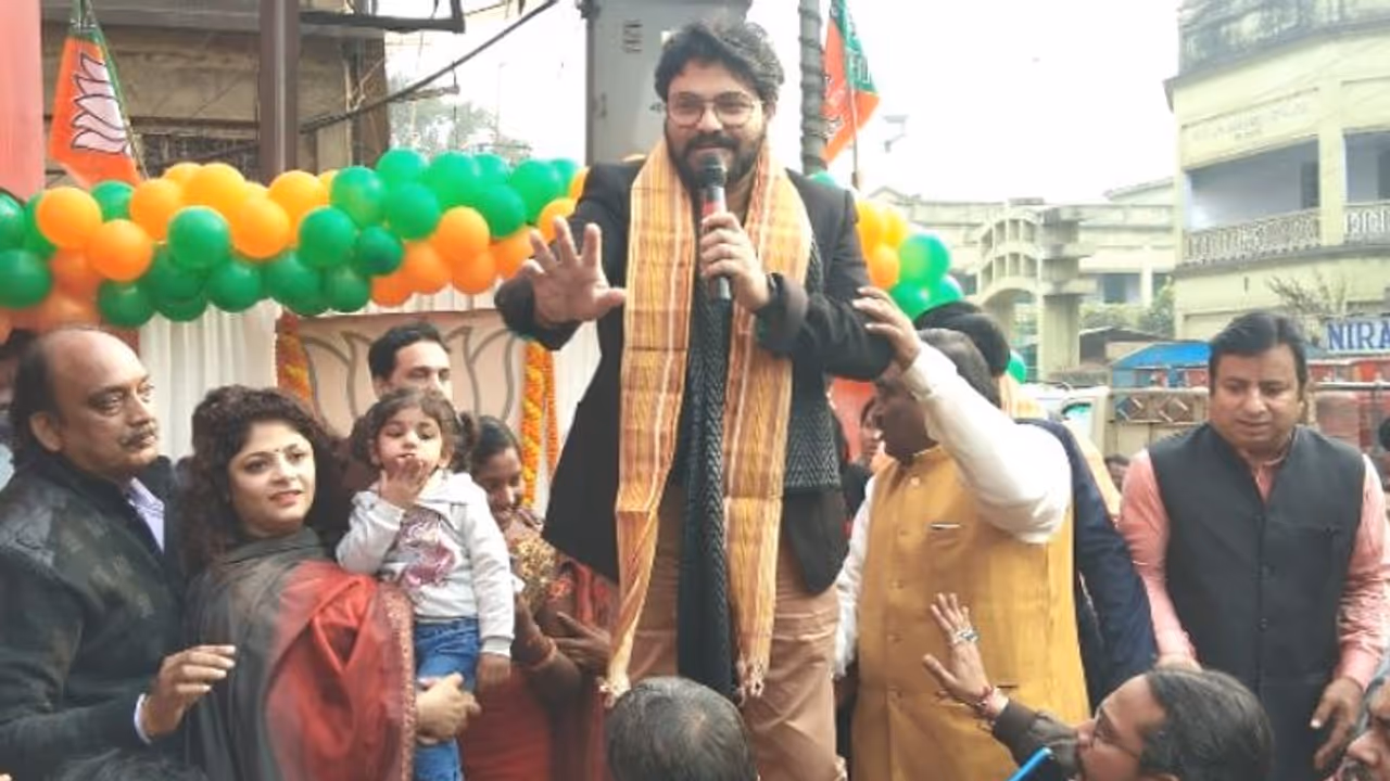 এবার পিপিই তে তৃণমূল বিধায়কের নাম, লজ্জাজনক কাজ বললেন বাবুল এবার পিপিই তে তৃণমূল বিধায়কের নাম, লজ্জাজনক কাজ বললেন বাবুল