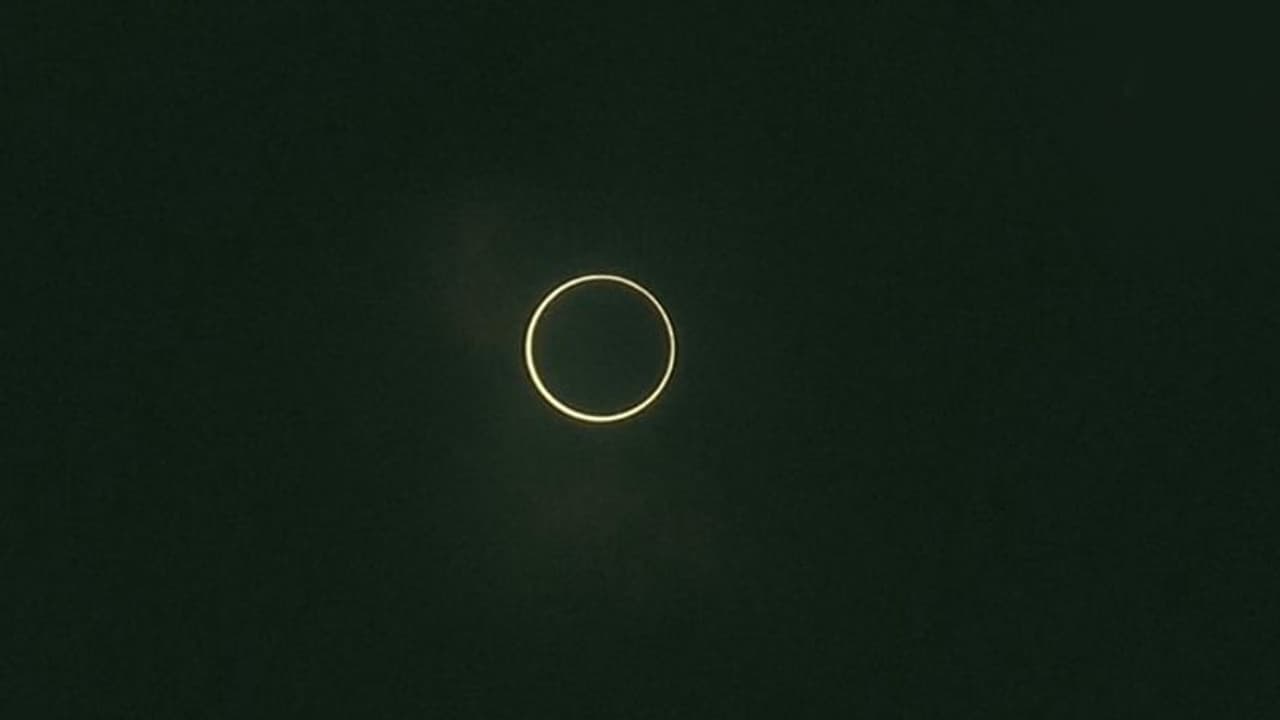 ಕೋಲಾರದಲ್ಲಿ 9 ಗಂಟೆಯಾದ್ರೂ ಕಾಣಿಸದ ಸೂರ್ಯ : ಕತ್ತಲು ಕತ್ತಲು ಕೋಲಾರದಲ್ಲಿ 9 ಗಂಟೆಯಾದ್ರೂ ಕಾಣಿಸದ ಸೂರ್ಯ : ಕತ್ತಲು ಕತ್ತಲು