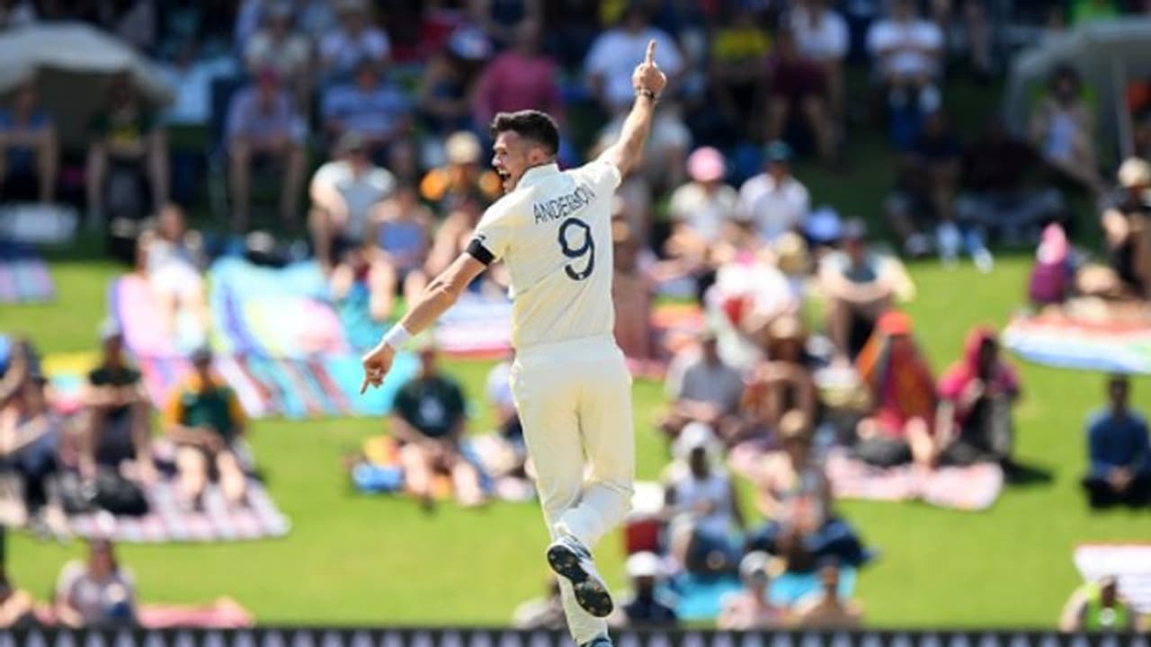 150ನೇ ಟೆಸ್ಟ್: ಮೊದಲ ಎಸೆತದಲ್ಲಿ ಜಿಮ್ಮಿಗೆ ವಿಕೆಟ್ 150ನೇ ಟೆಸ್ಟ್: ಮೊದಲ ಎಸೆತದಲ್ಲಿ ಜಿಮ್ಮಿಗೆ ವಿಕೆಟ್