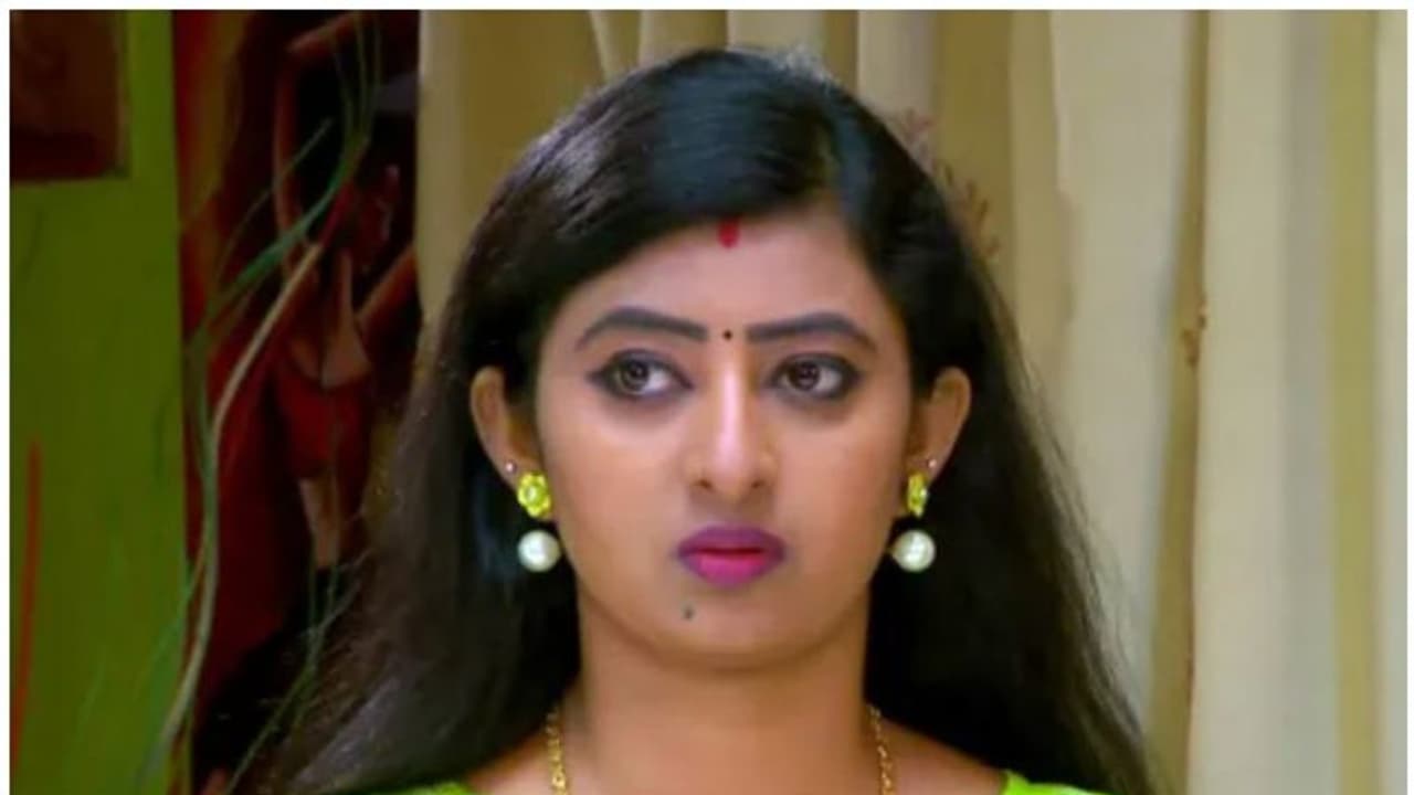 കൗസ്തൂഭത്തില് ഒറ്റപ്പെട്ട് റാണി; നീലക്കുയില് റിവ്യു കൗസ്തൂഭത്തില് ഒറ്റപ്പെട്ട് റാണി; നീലക്കുയില് റിവ്യു