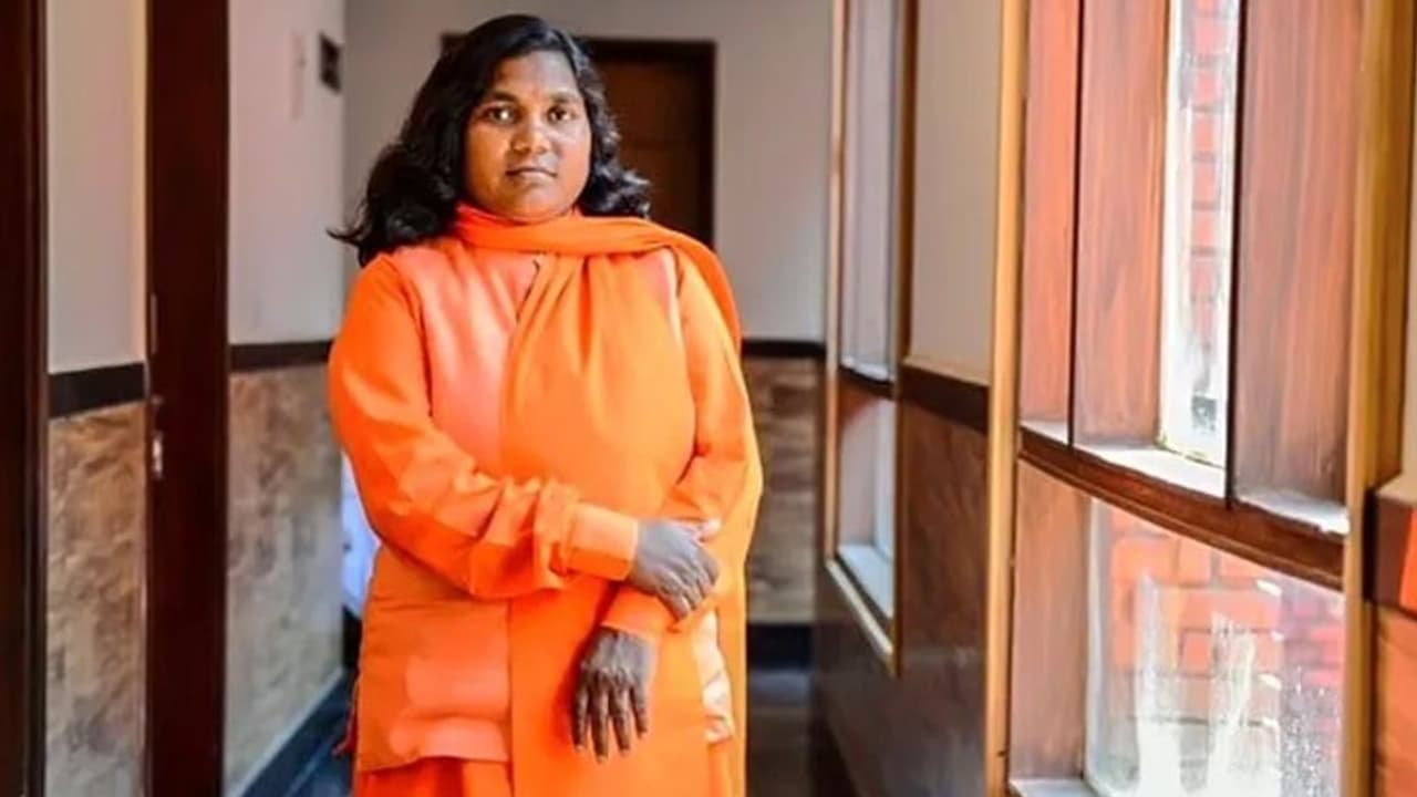 प्रियंका के यूपी दौरे से पहले कांग्रेस को झटका, जानें क्यों इस पूर्व सांसद ने छोड़ा कांग्रेस का हाथ प्रियंका के यूपी दौरे से पहले कांग्रेस को झटका, जानें क्यों इस पूर्व सांसद ने छोड़ा कांग्रेस का हाथ