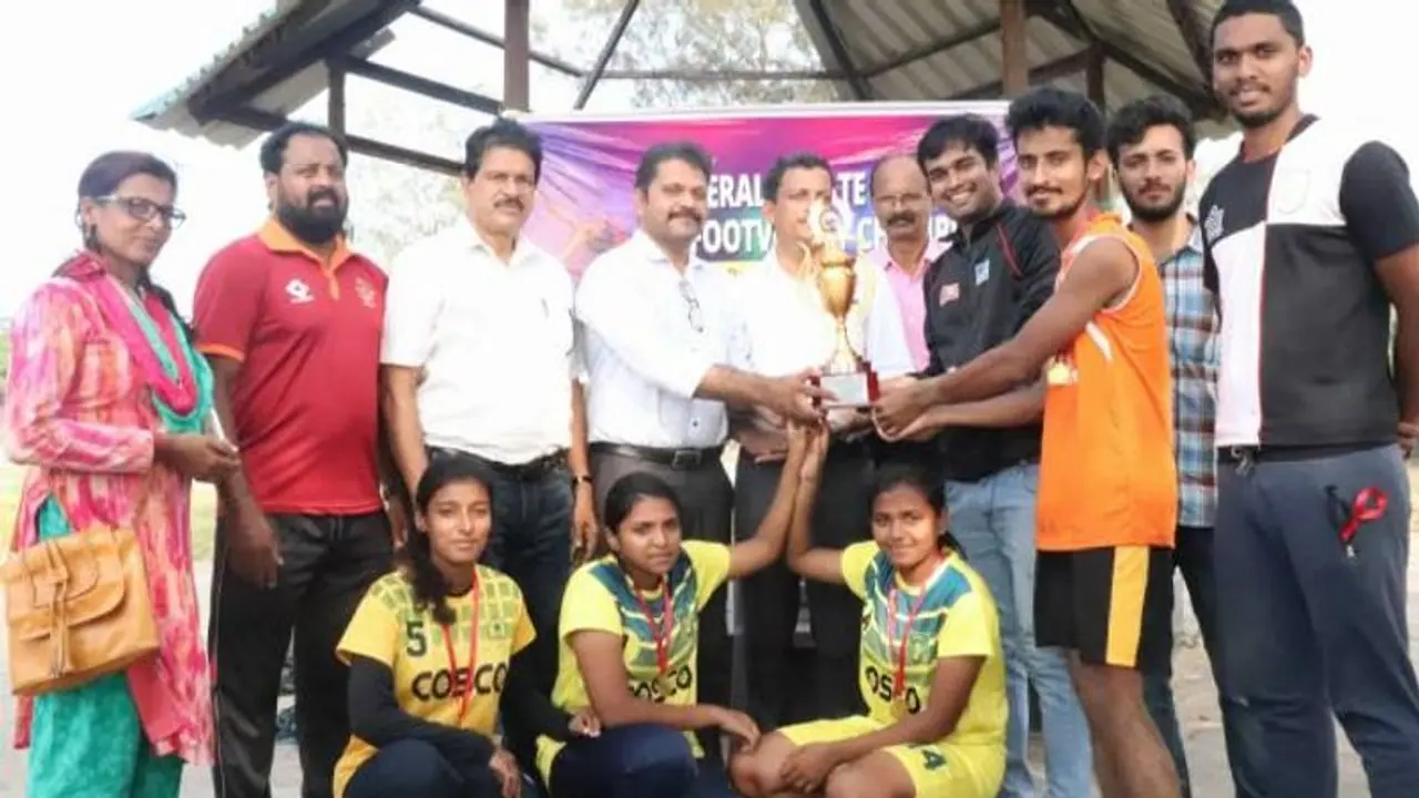 സംസ്ഥാന ഫൂട്ട് വോളി ചാമ്പ്യൻഷിപ്പ്: കോഴിക്കോടിന് ഇരട്ടക്കിരീടം സംസ്ഥാന ഫൂട്ട് വോളി ചാമ്പ്യൻഷിപ്പ്: കോഴിക്കോടിന് ഇരട്ടക്കിരീടം