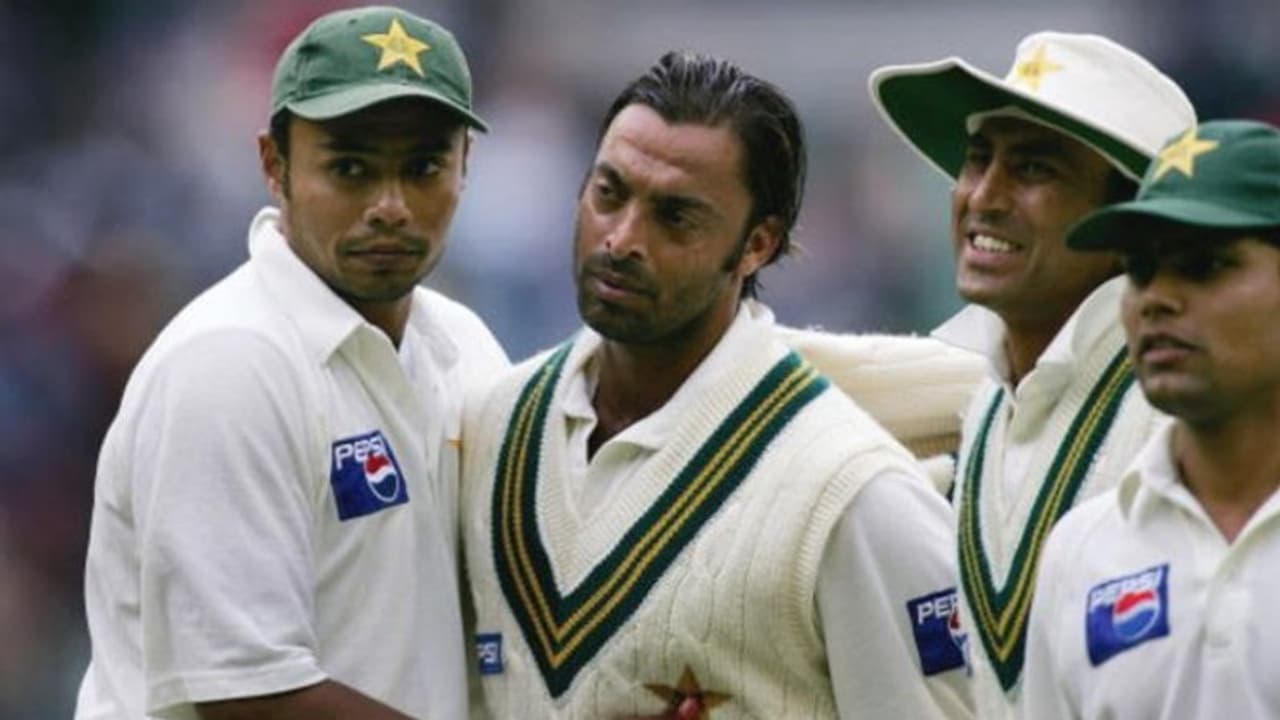 எல்லாத்தையும் சொன்ன நீங்க, பெயர்களையும் லிஸ்ட் போட வேண்டியதுதானே அக்தர்.. பாகிஸ்தான் முன்னாள் வீரர் அதிரடி எல்லாத்தையும் சொன்ன நீங்க, பெயர்களையும் லிஸ்ட் போட வேண்டியதுதானே அக்தர்.. பாகிஸ்தான் முன்னாள் வீரர் அதிரடி