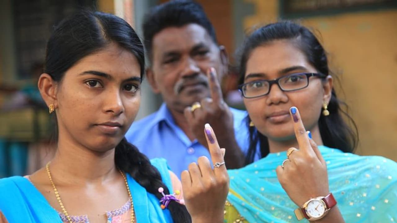 ஒருவர் கூட வாக்களிக்காத கிராமம்... உள்ளாட்சித் தேர்தல் வாக்குப்பதிவில் அதிர்ச்சி..! ஒருவர் கூட வாக்களிக்காத கிராமம்... உள்ளாட்சித் தேர்தல் வாக்குப்பதிவில் அதிர்ச்சி..!