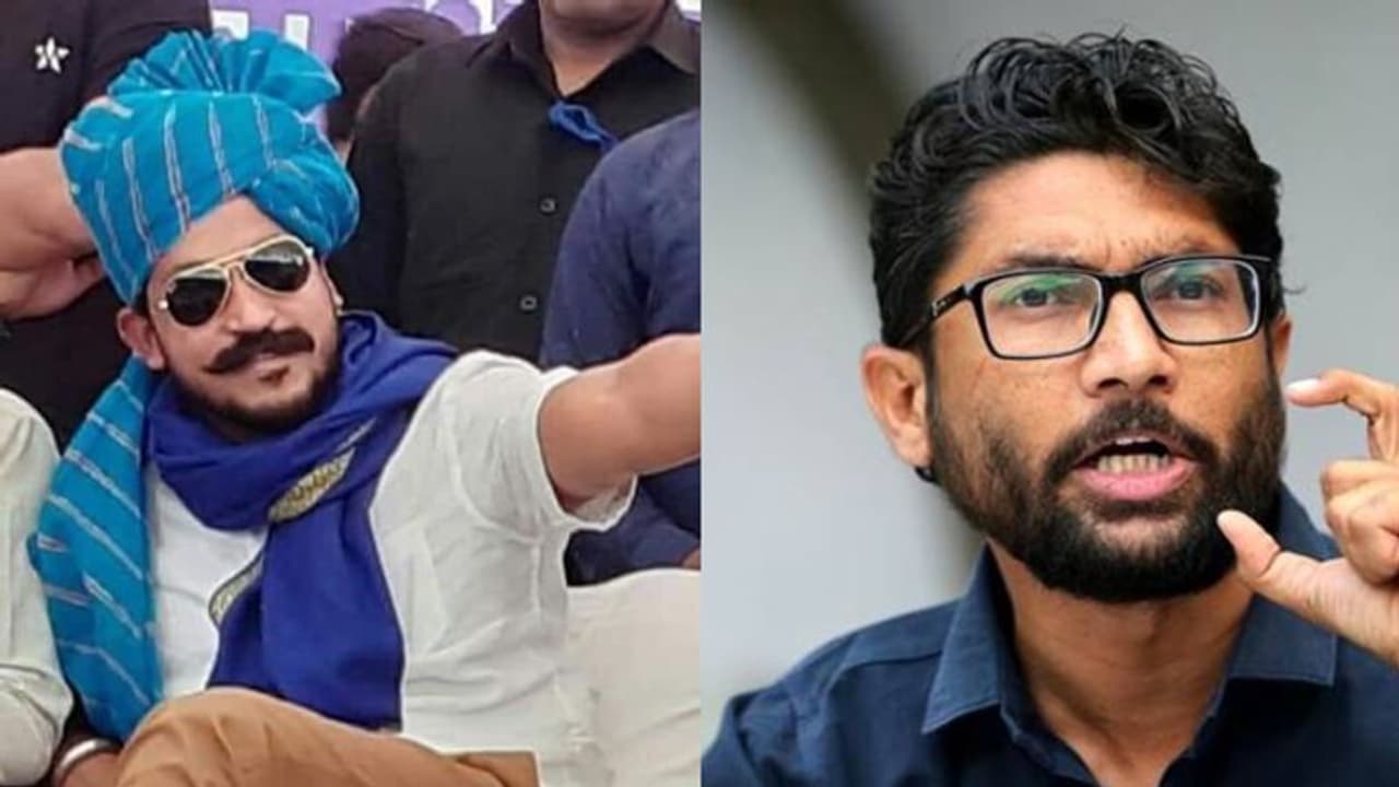 ‘എന്റെ സഹോദരന് ചന്ദ്രശേഖര് ആസാദിനെ ജയിലില് പീഡിപ്പിക്കുകയാണ്’; ഉടന് മോചിപ്പിക്കണമെന്ന് ജിഗ്നേഷ് മേവാനി ‘എന്റെ സഹോദരന് ചന്ദ്രശേഖര് ആസാദിനെ ജയിലില് പീഡിപ്പിക്കുകയാണ്’; ഉടന് മോചിപ്പിക്കണമെന്ന് ജിഗ്നേഷ് മേവാനി