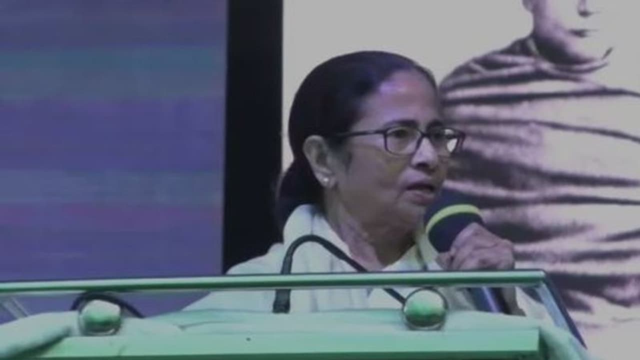 প্রাণ থাকতে ডিটেনশন ক্যাম্প নয়, কেন্দ্রকে চরম হুঁশিয়ারি মুখ্যমন্ত্রীর প্রাণ থাকতে ডিটেনশন ক্যাম্প নয়, কেন্দ্রকে চরম হুঁশিয়ারি মুখ্যমন্ত্রীর