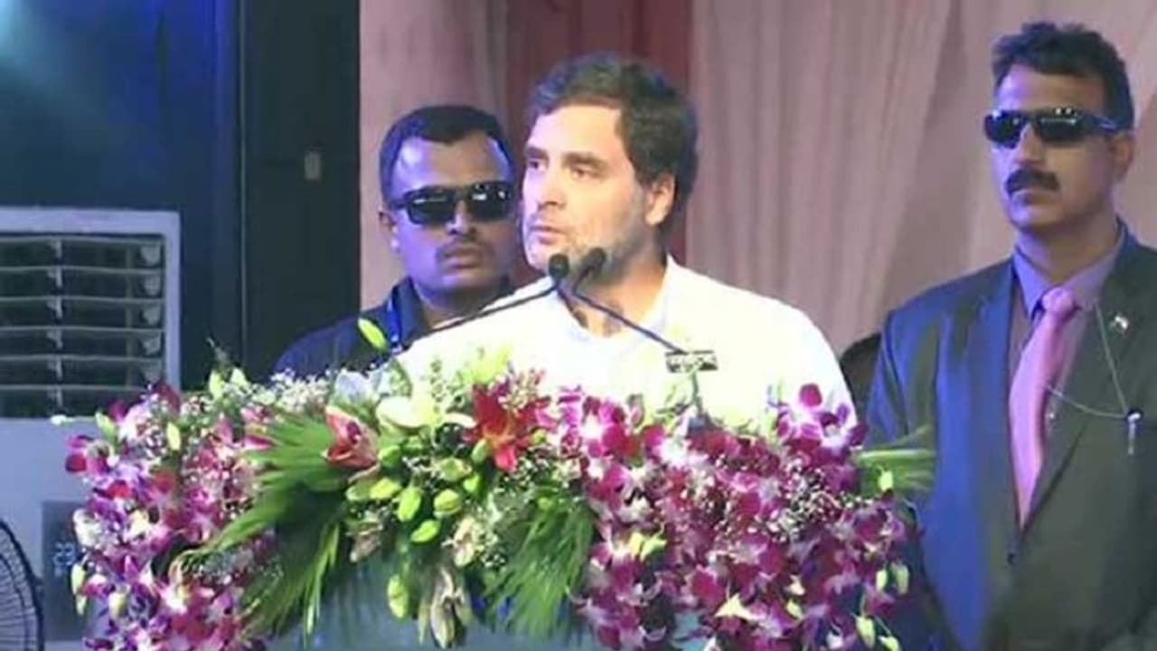 இந்தியா எல்லா துறையிலும் பின்னோக்கி போவதைப் பார்த்து உலகமே சிரிக்குது !! ராகுல் அதிரடி குற்றச்சாட்டு !! இந்தியா எல்லா துறையிலும் பின்னோக்கி போவதைப் பார்த்து உலகமே சிரிக்குது !! ராகுல் அதிரடி குற்றச்சாட்டு !!