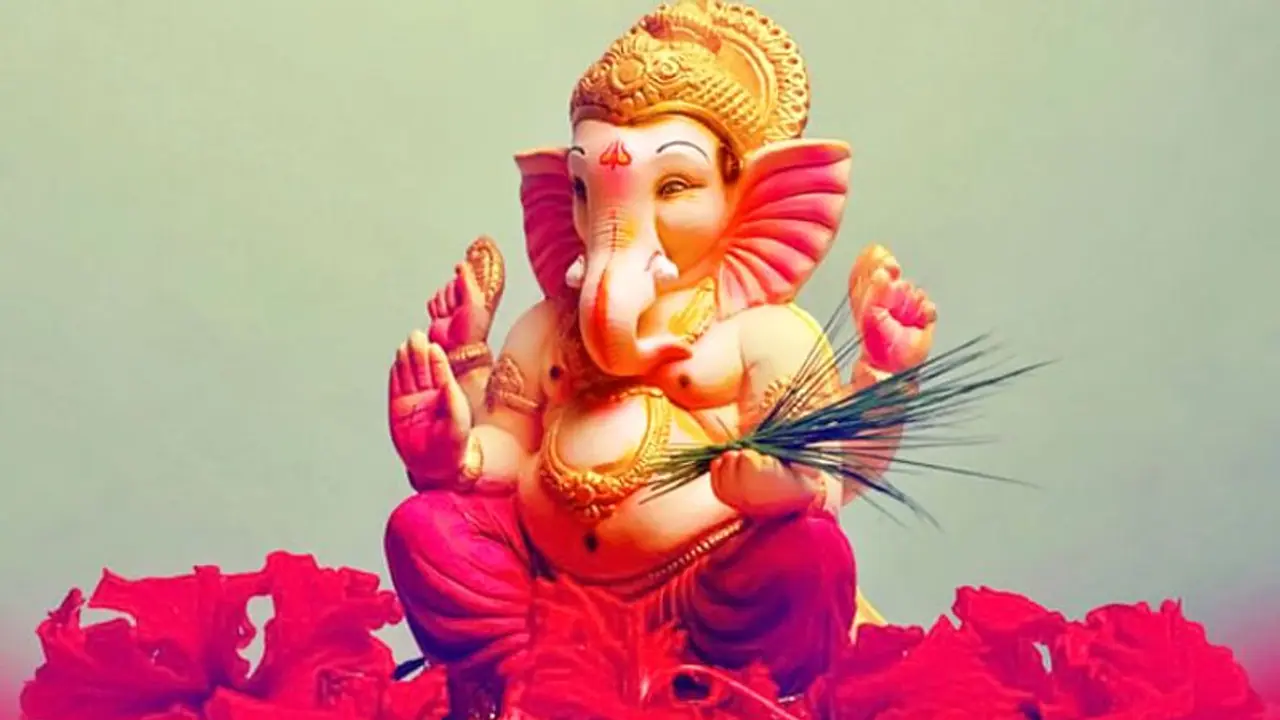 रविवार को भगवान श्रीगणेश को चढ़ाएं दूर्वा और इस विधि से करें पूजा, घर आएगी सुख समृद्धि रविवार को भगवान श्रीगणेश को चढ़ाएं दूर्वा और इस विधि से करें पूजा, घर आएगी सुख समृद्धि