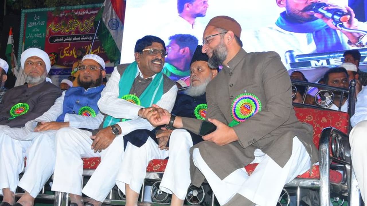 నేను హిందువులకు వ్యతిరేకం కాదు: అసదుద్దీన్, కేసీఆర్ పై ప్రశంసలు