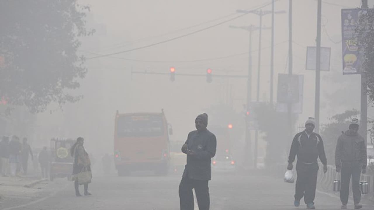 Cold Wave: చలి చంపేస్తోంది బాబోయ్.. మైన‌స్ డిగ్రీల‌కు ఉష్ణోగ్ర‌త‌లు.. అధికారుల హెచ్చరిక‌లు