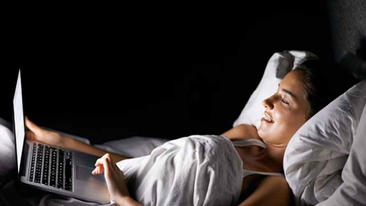 ಕಂಪ್ಯೂಟರ್ ನೋಡಿದ್ರೆ ಕಣ್ಣು ಸುಸ್ತಾಗುತ್ತಾ? ಈ ಫುಡ್ಗಳನ್ನು ಸೇವಿಸಿ! ಕಂಪ್ಯೂಟರ್ ನೋಡಿದ್ರೆ ಕಣ್ಣು ಸುಸ್ತಾಗುತ್ತಾ? ಈ ಫುಡ್ಗಳನ್ನು ಸೇವಿಸಿ!