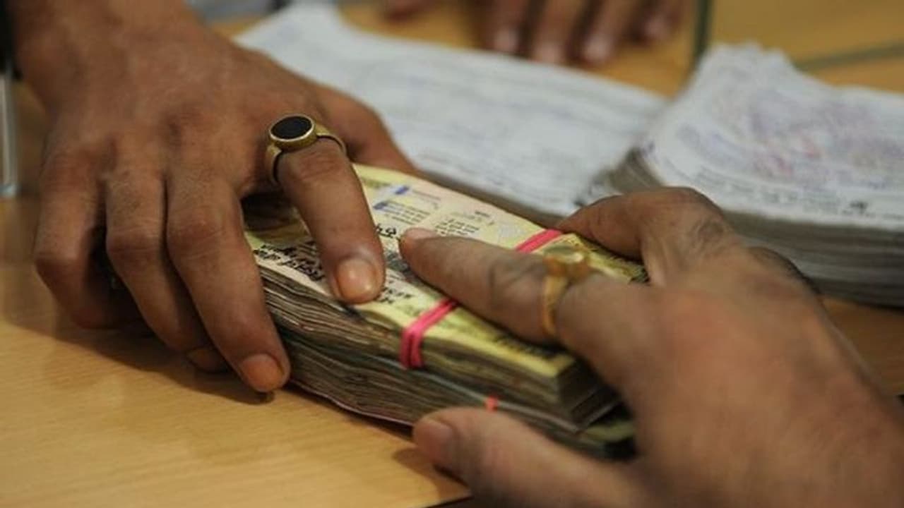 ஊழல் பட்டியலில் இந்தியாவுக்கு கிடைத்த இடம்..!! திருந்தவே திருந்தாது இந்த நாடு...!! ஊழல் பட்டியலில் இந்தியாவுக்கு கிடைத்த இடம்..!! திருந்தவே திருந்தாது இந்த நாடு...!!