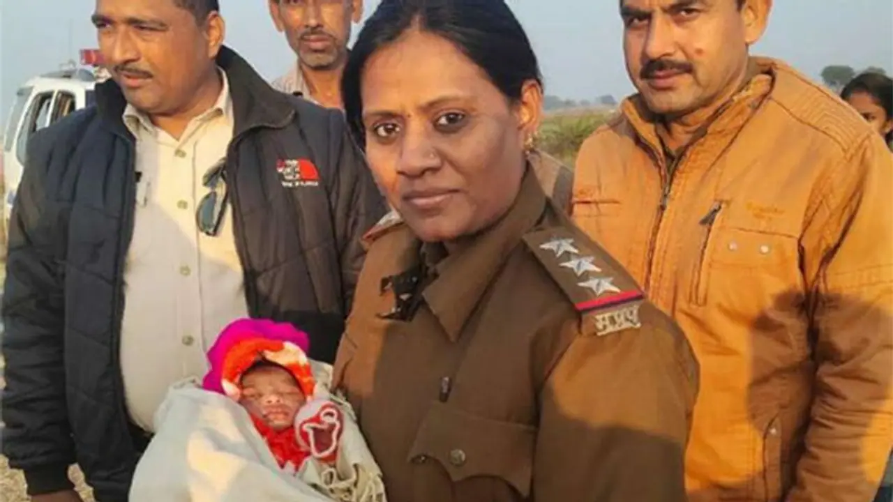 मेरा क्या कसूर: कड़ाके की ठंड में तालाब किनारे अपने 'लाल' को छोड़कर चली गई मां मेरा क्या कसूर: कड़ाके की ठंड में तालाब किनारे अपने 'लाल' को छोड़कर चली गई मां