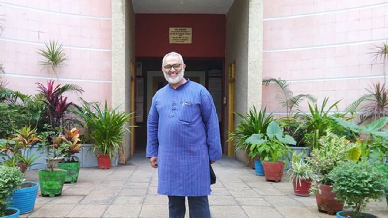 സ്വവര്ഗാനുരാഗികള്ക്കായി ശബ്ദമുയര്ത്തിയ പുരോഹിതന് സ്വവര്ഗാനുരാഗികള്ക്കായി ശബ്ദമുയര്ത്തിയ പുരോഹിതന്