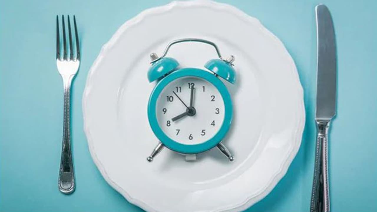 തടി കുറയ്ക്കാൻ അത്താഴം ഒഴിവാക്കുന്ന ശീലമുണ്ടോ; എങ്കിൽ ഒന്ന് ശ്രദ്ധിക്കൂ... തടി കുറയ്ക്കാൻ അത്താഴം ഒഴിവാക്കുന്ന ശീലമുണ്ടോ; എങ്കിൽ ഒന്ന് ശ്രദ്ധിക്കൂ...