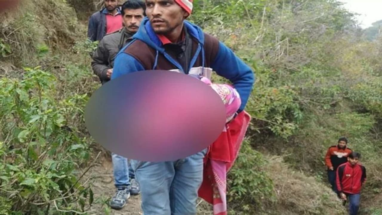 मां चाचा के अवैध सम्बंधों की भेंट चढ़ गया मासूम बेटा, दोनों नें मिलकर दी ऐसी दर्दनाक मौत मां चाचा के अवैध सम्बंधों की भेंट चढ़ गया मासूम बेटा, दोनों नें मिलकर दी ऐसी दर्दनाक मौत