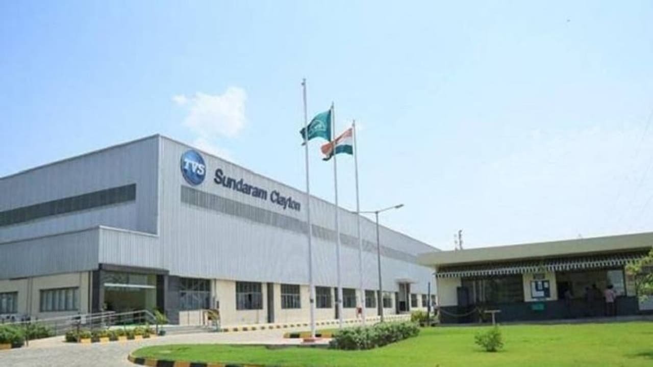 மீண்டும் சிக்கலில் டிவிஎஸ் நிறுவனம் !! வேலையில்லா நாட்களை அறிவித்தது !!