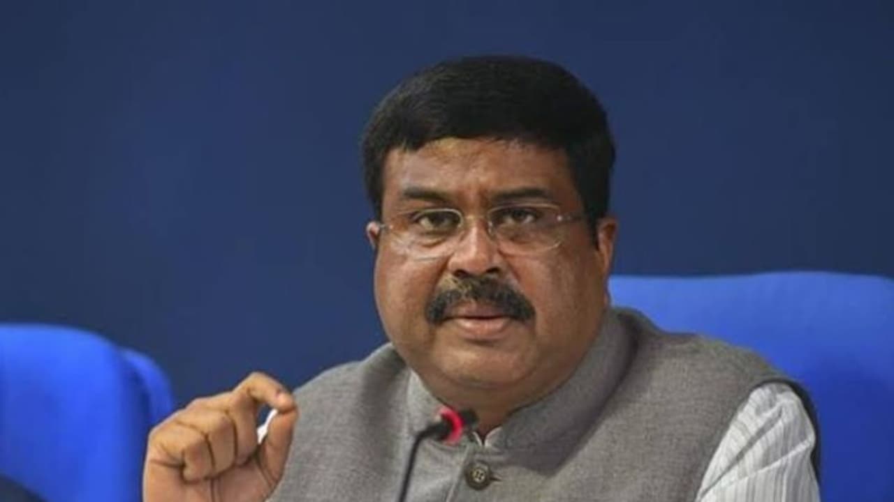 'ഭാരത് മാതാ കീ ജയ് വിളിക്കുന്നവര് മാത്രം ഇന്ത്യയില് ജീവിച്ചാല് മതി': കേന്ദ്രമന്ത്രി 'ഭാരത് മാതാ കീ ജയ് വിളിക്കുന്നവര് മാത്രം ഇന്ത്യയില് ജീവിച്ചാല് മതി': കേന്ദ്രമന്ത്രി