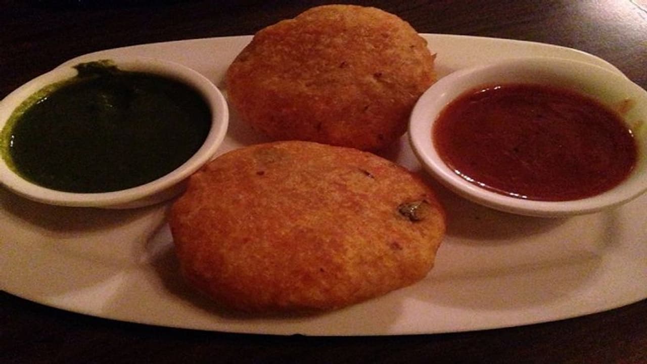 ऐसे बनाएं ब्रेड दाल टिक्की, ठंड के मौसम में खाने पर आ जाएगा मजा ऐसे बनाएं ब्रेड दाल टिक्की, ठंड के मौसम में खाने पर आ जाएगा मजा