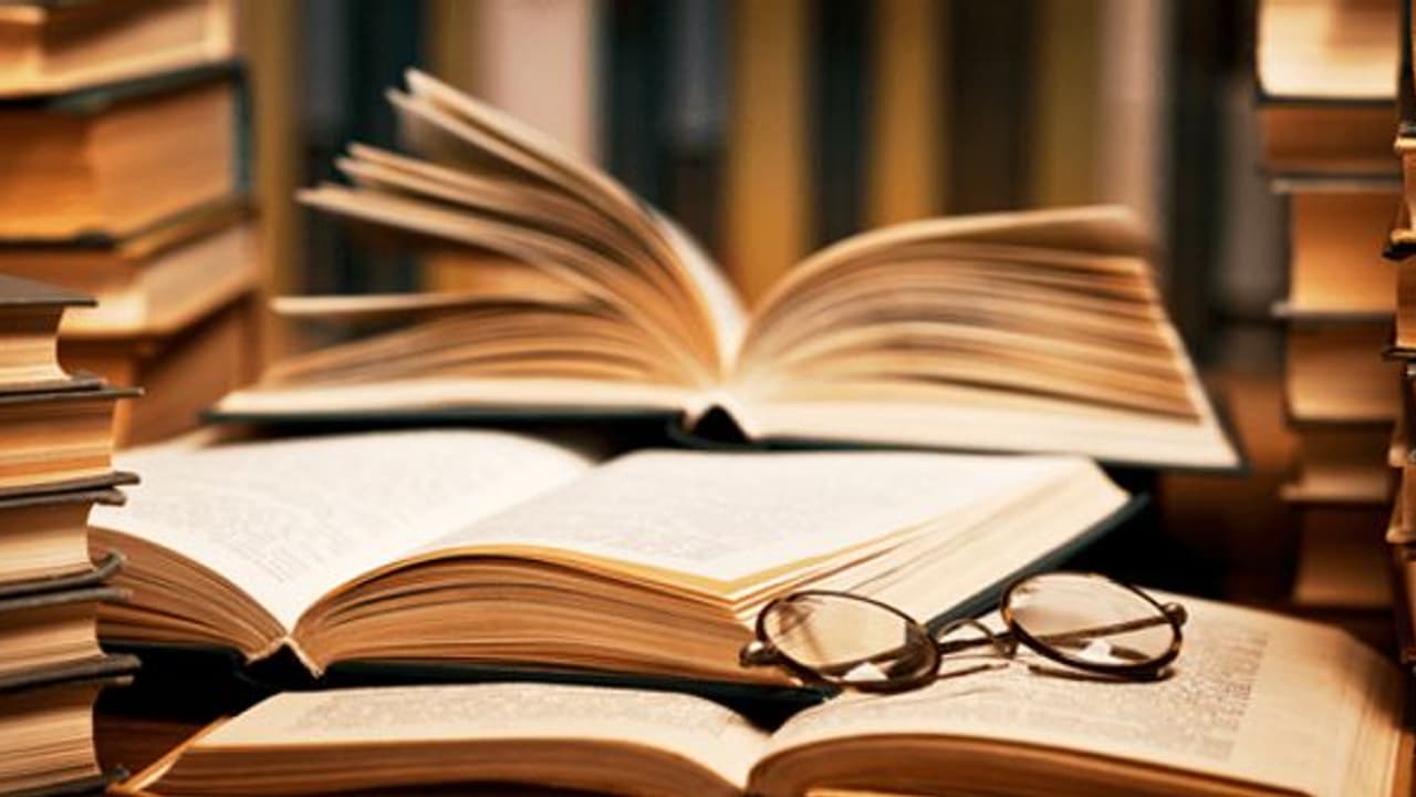 ಈ ವರ್ಷ ವಿವಾದದ ಬಿರುಗಾಳಿ ಎಬ್ಬಿಸಿದ ಆತ್ಮಚರಿತ್ರೆಗಳು ಈ ವರ್ಷ ವಿವಾದದ ಬಿರುಗಾಳಿ ಎಬ್ಬಿಸಿದ ಆತ್ಮಚರಿತ್ರೆಗಳು